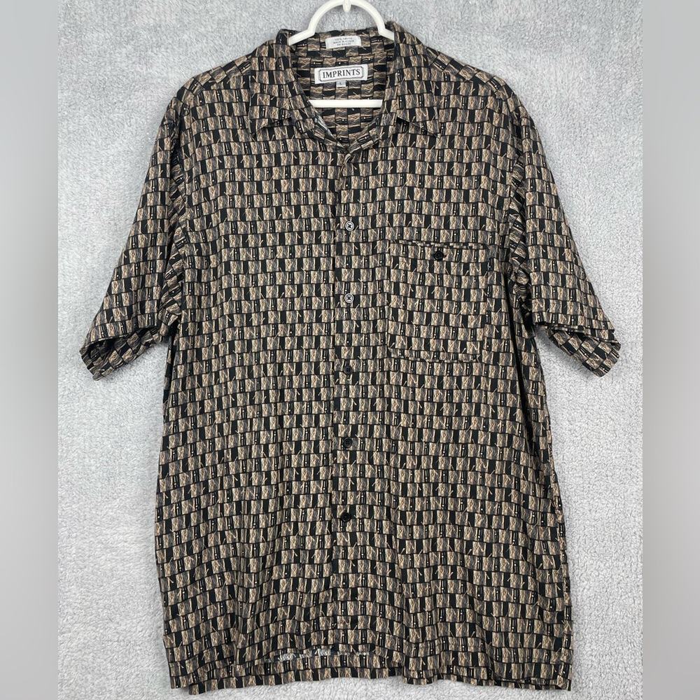 Men’s button up shirts size Large